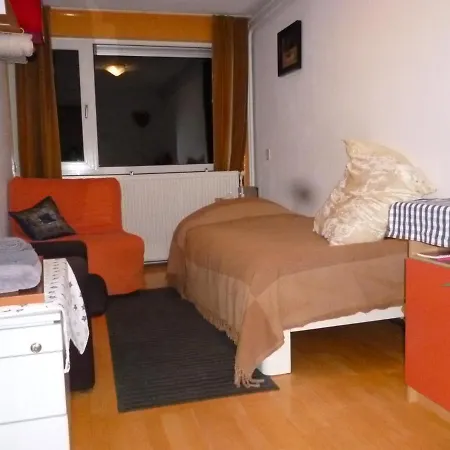 Bed & Breakfast Landscape *
